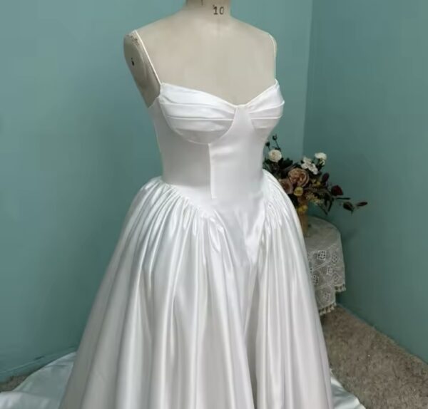 Hera - Gown - Size 8-10